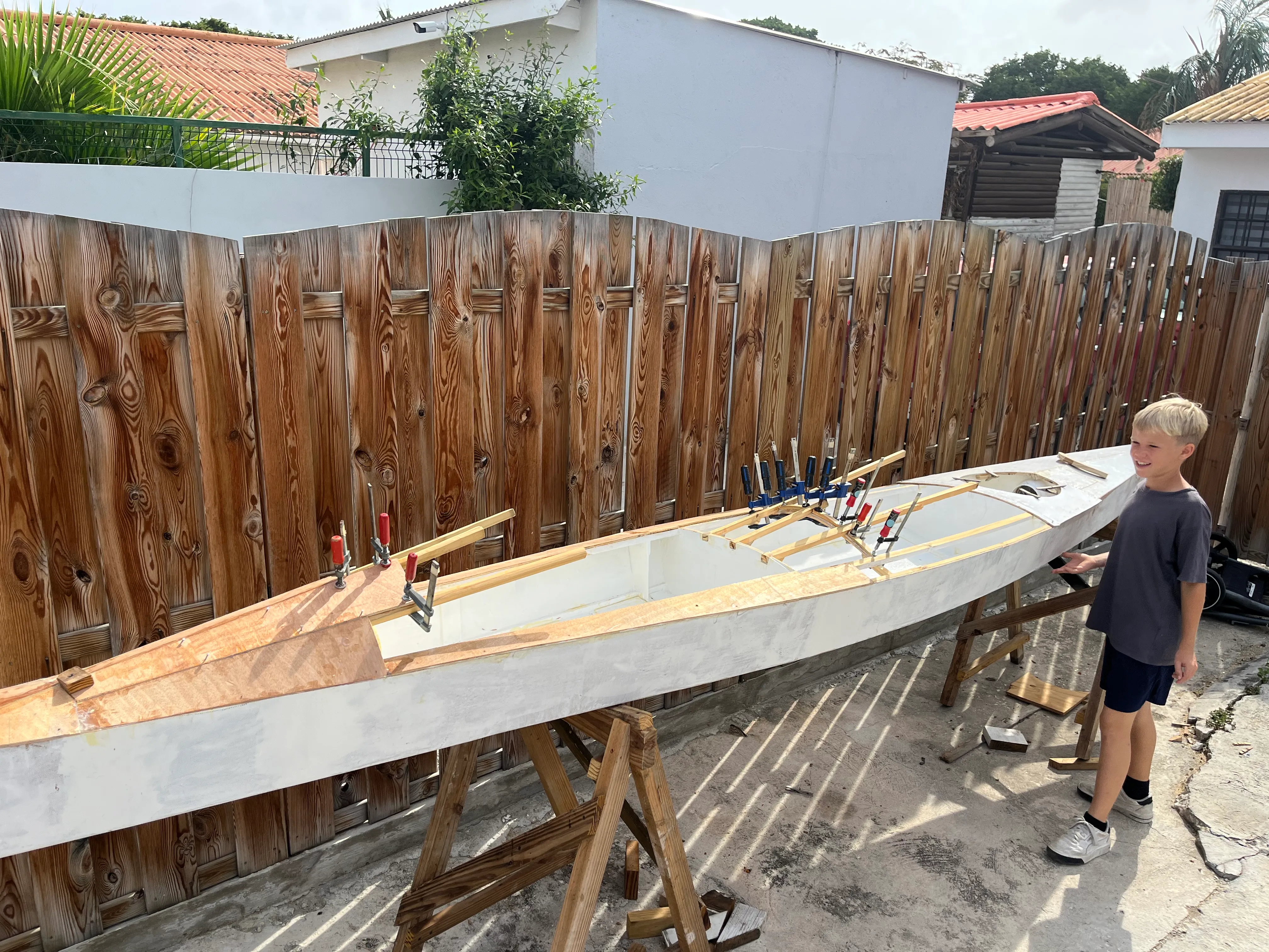 Kayak construction in Curaçao