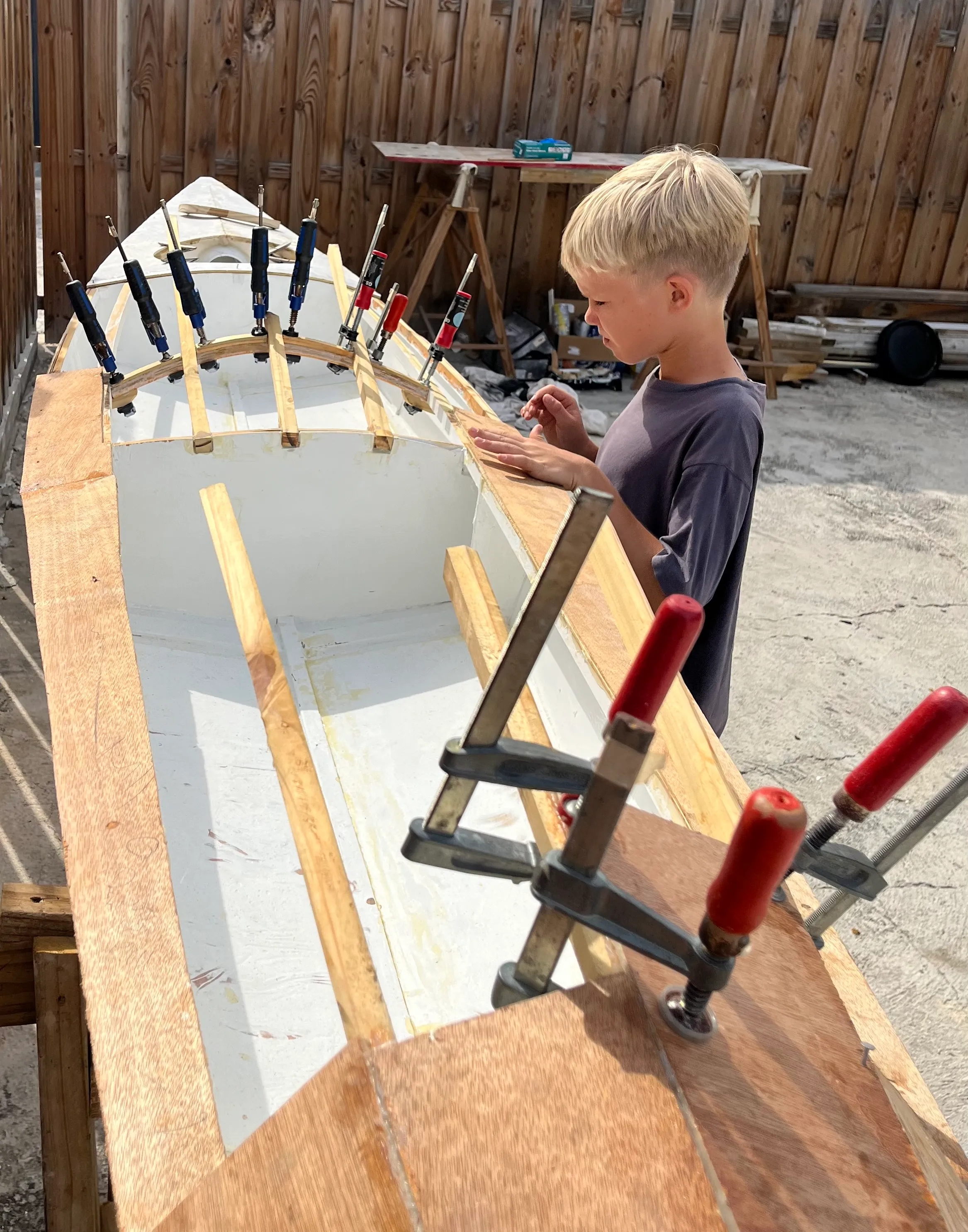 Hands-on kayak building in Curaçao